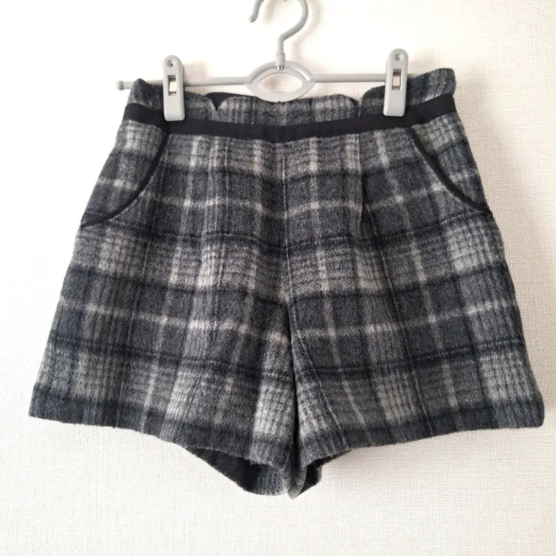 877* Appweiser Riche Checkered Shorts Size 2