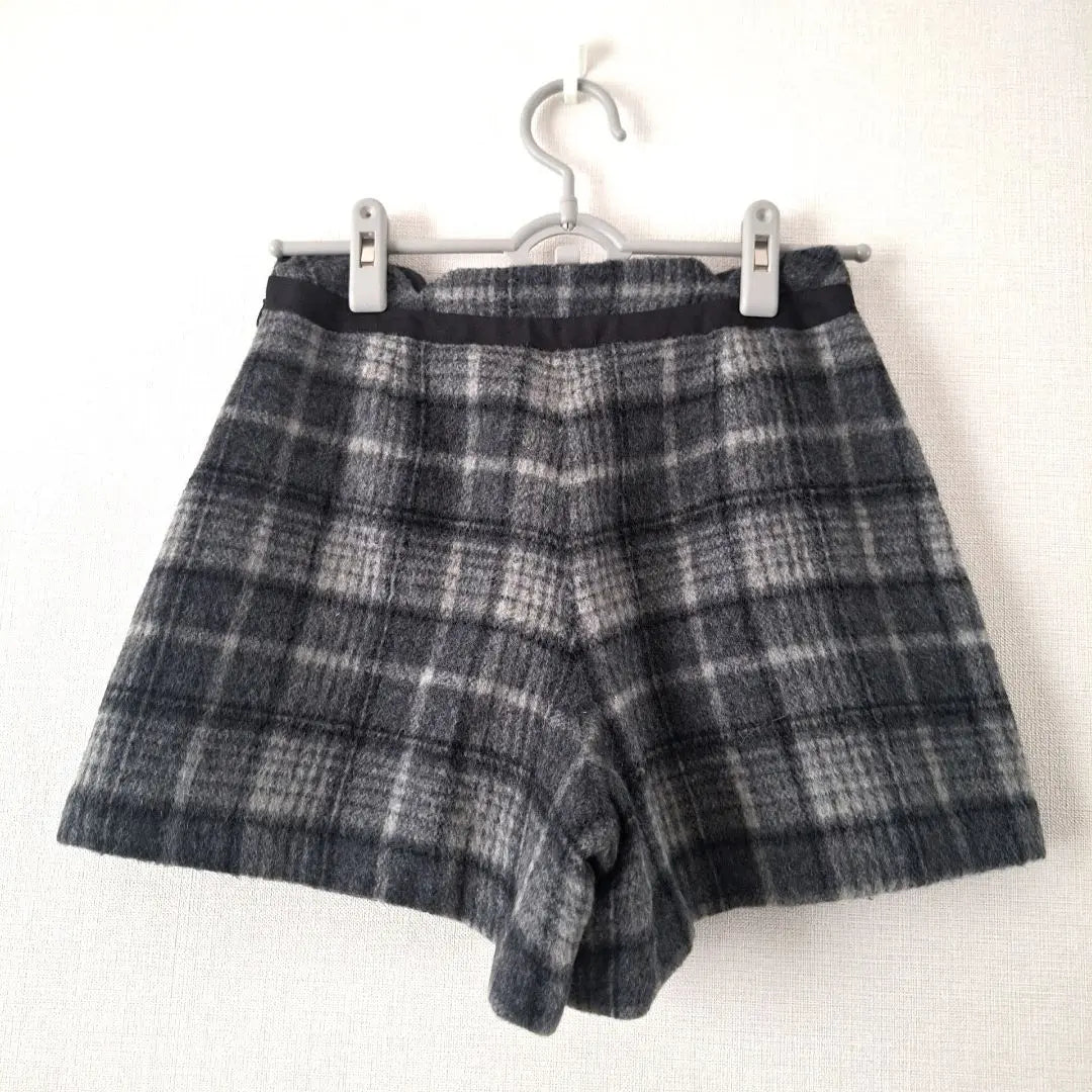 877* Appweiser Riche Checkered Shorts Size 2