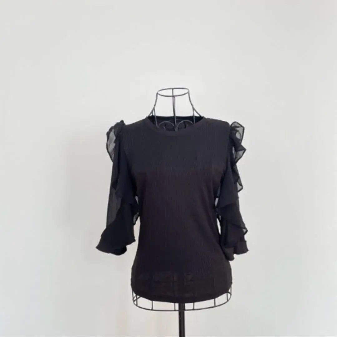 ⚫︎FRIFUL Frill Shoulder Ribbed Cut and Sew (X L) Black Feminine