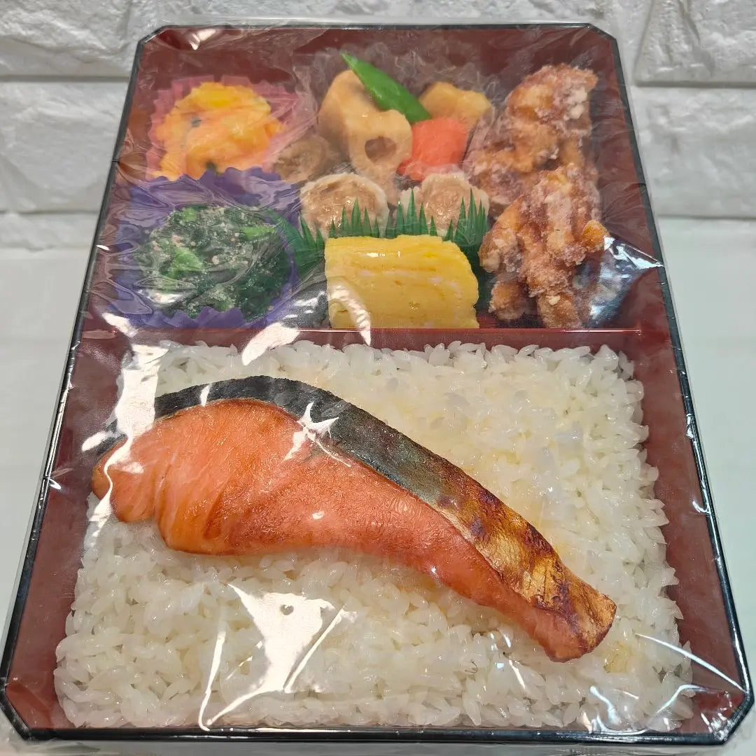 Muestras de comida Bento de salmón Muestra de comida original Tienda Iwasaki BII Nuevo y sin abrir