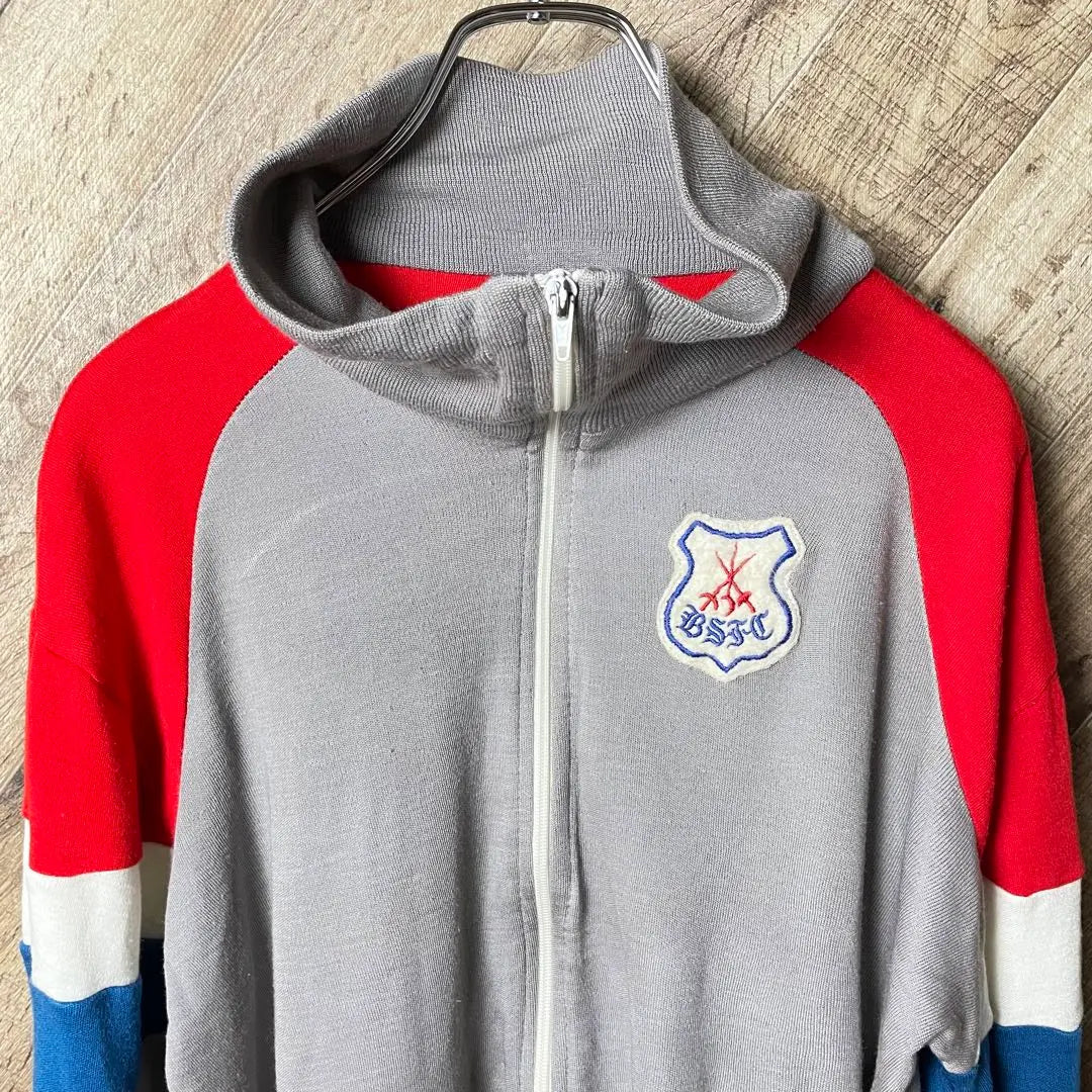 Chaqueta deportiva multicolor de los años 80 con parche de jersey gris de longitud corta