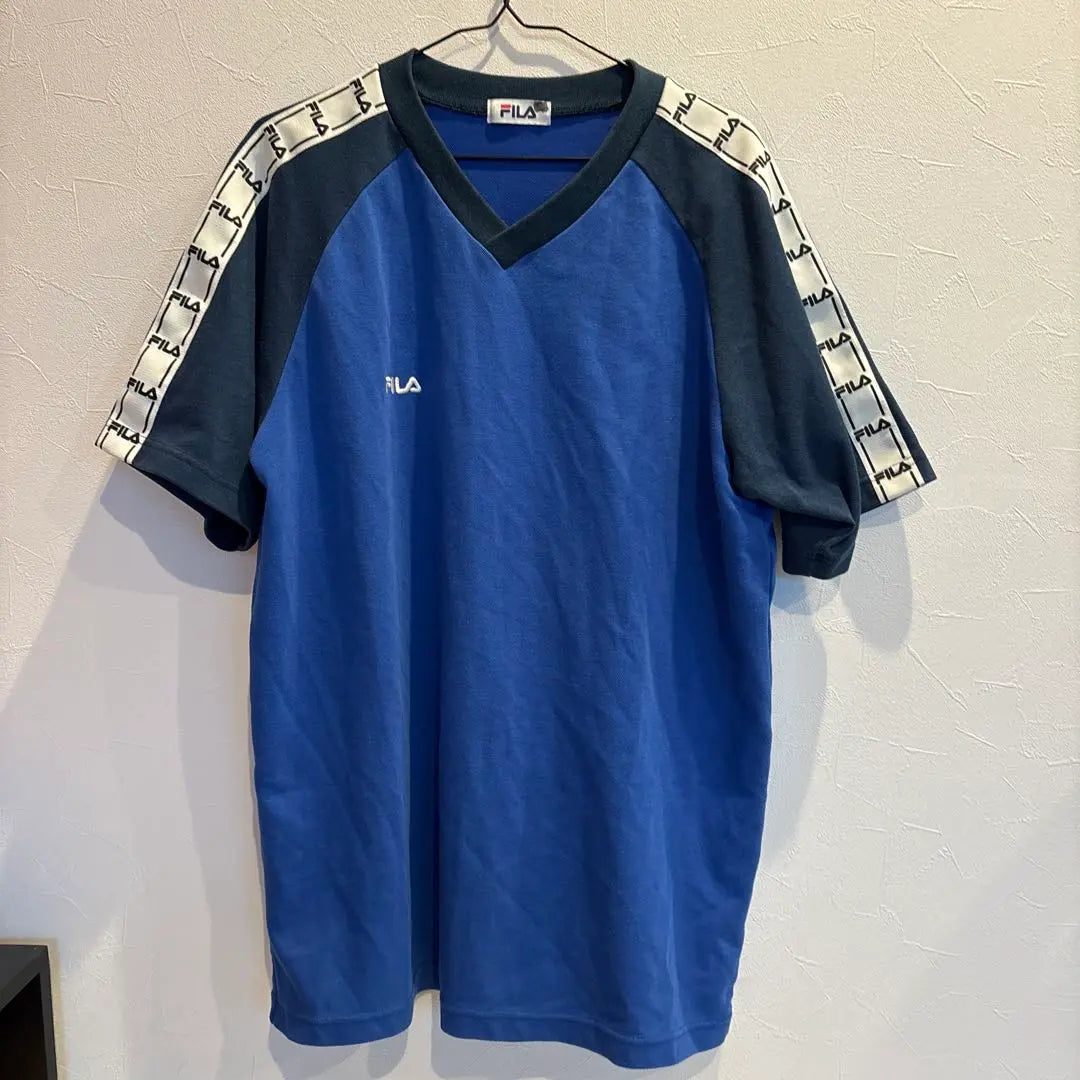 QM1278 FILA Camiseta Fila Manga Corta Cuello V Azul Hombre L | QM1278 FILA フィラ半袖tシャツ Vネックブルー メンズL以上 古着