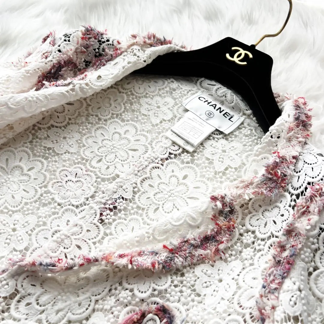 Good condition CHANEL Chanel embroidered cuffs lace pearl jacket tweed | 美品　CHANELシャネル　刺繍　カフス付　レース　パール　ジャケット　ツイード