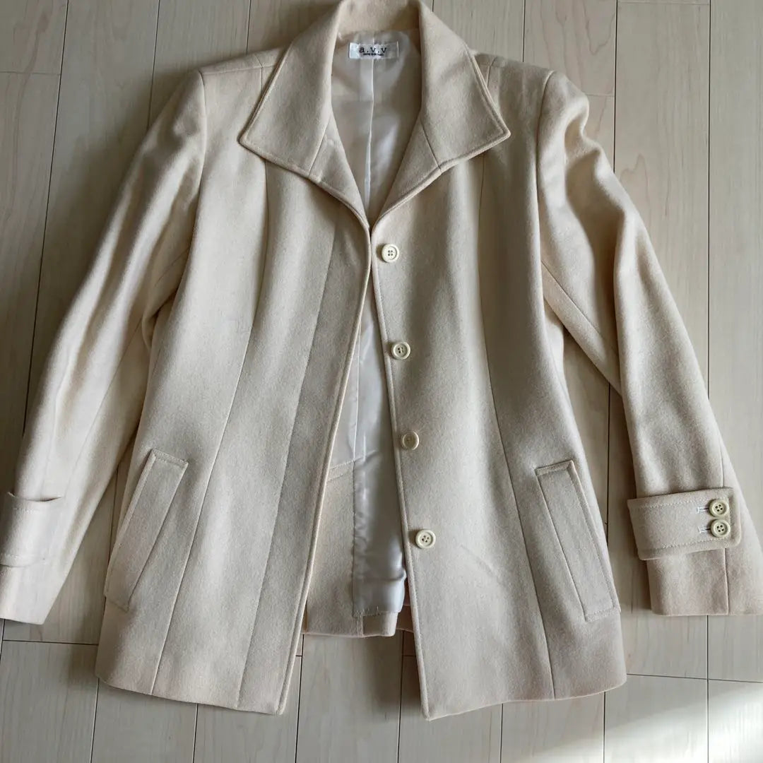 ● A.V.V wool coat