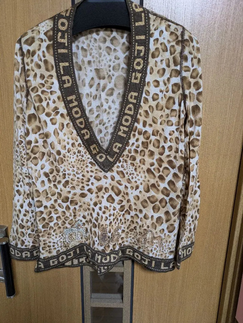 Itariya GOJI LA MODA Leopard print V-neck long sleeves