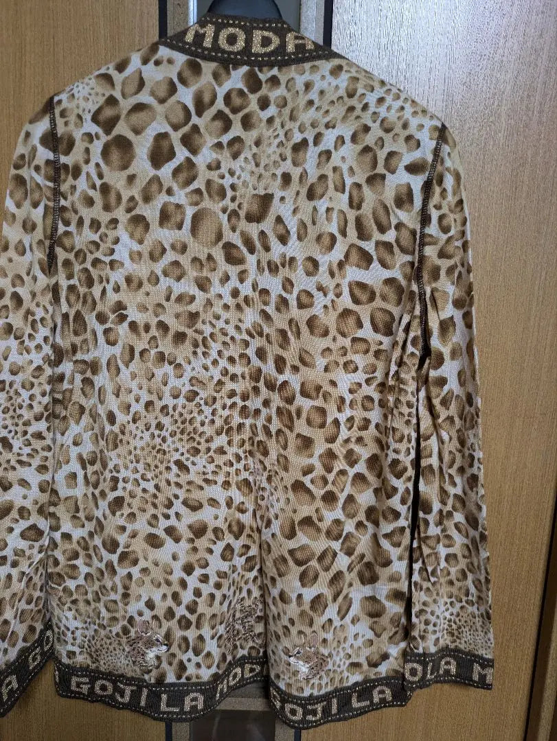 Itariya GOJI LA MODA Leopard print V-neck long sleeves