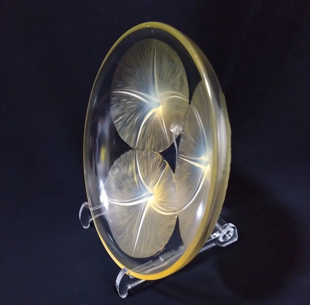 Rene Lalique R LALIQUE VOLUBILIS Yellow Opal Cent