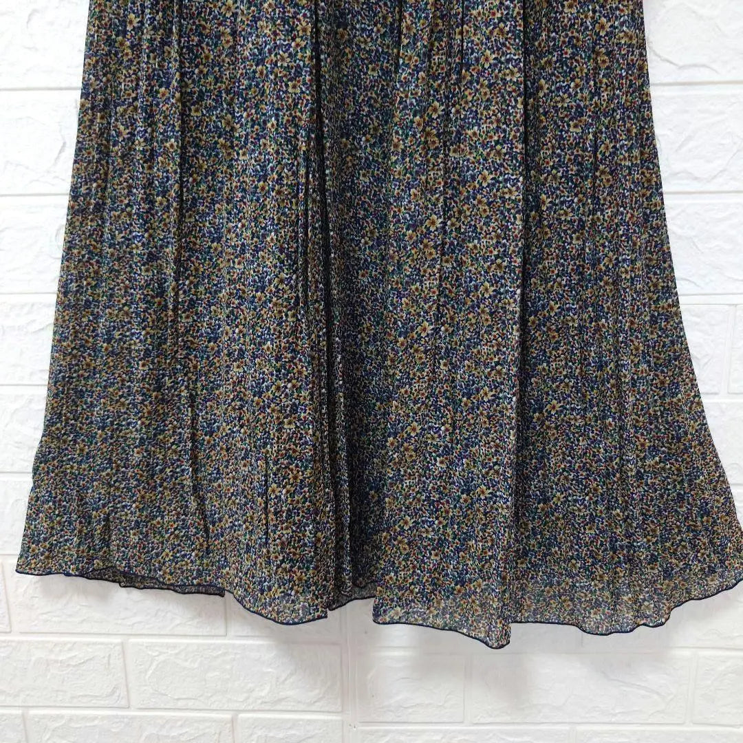 A2427 Small Flower Pattern Heart Light Piece LL Flare Skirt Light Spring / Summer made in Japan