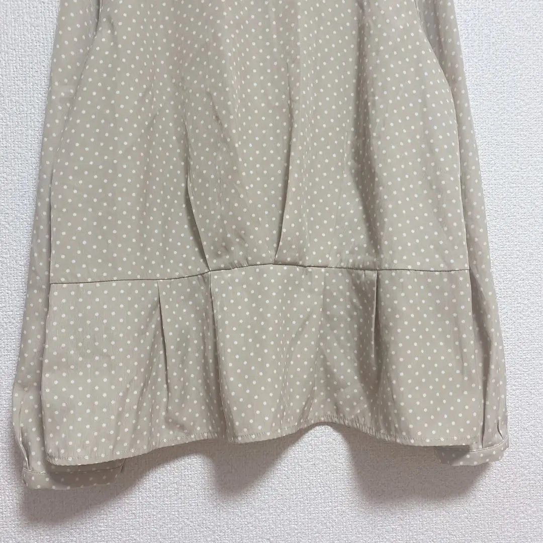 "Earth Music and Ecology" (F) * Short sleeves * Tops * Dot pattern * Beige