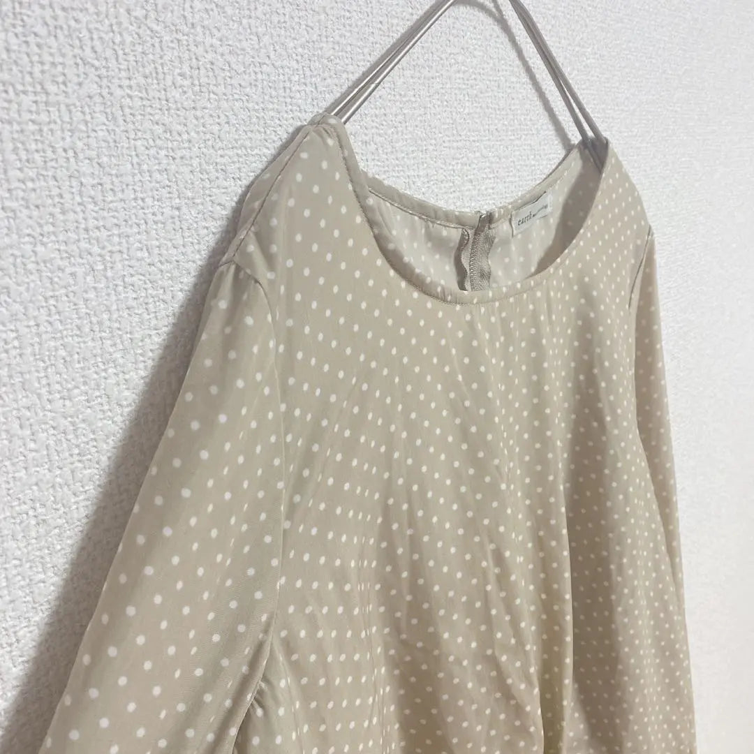 "Earth Music and Ecology" (F) * Short sleeves * Tops * Dot pattern * Beige