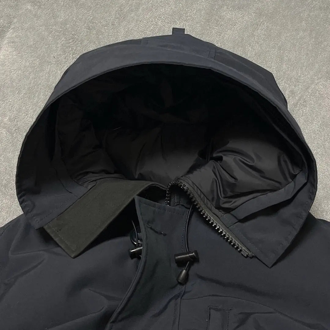 CANADA GOOSE down jacket chateau parka M