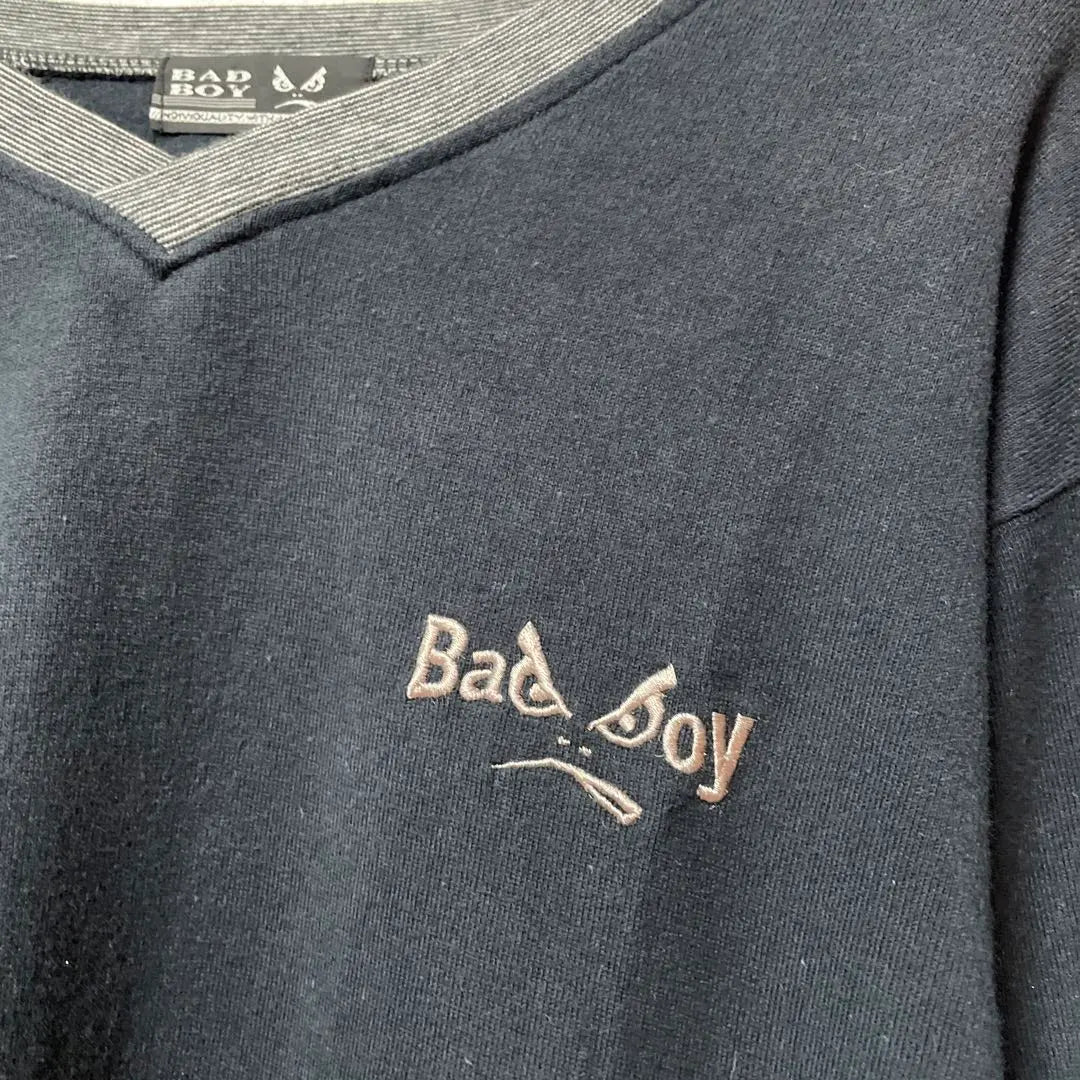 Camiseta larga BAD BOY Old Clothing con cuello en V y logotipo bordado Archivo Heisei Y2K