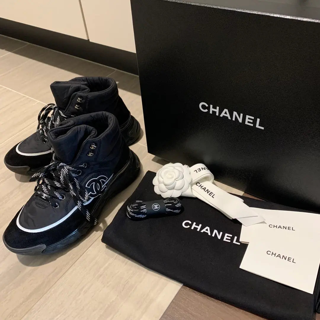 [Extremely beautiful] CHANEL Coco Mark High-Cut Sneakers Black 38