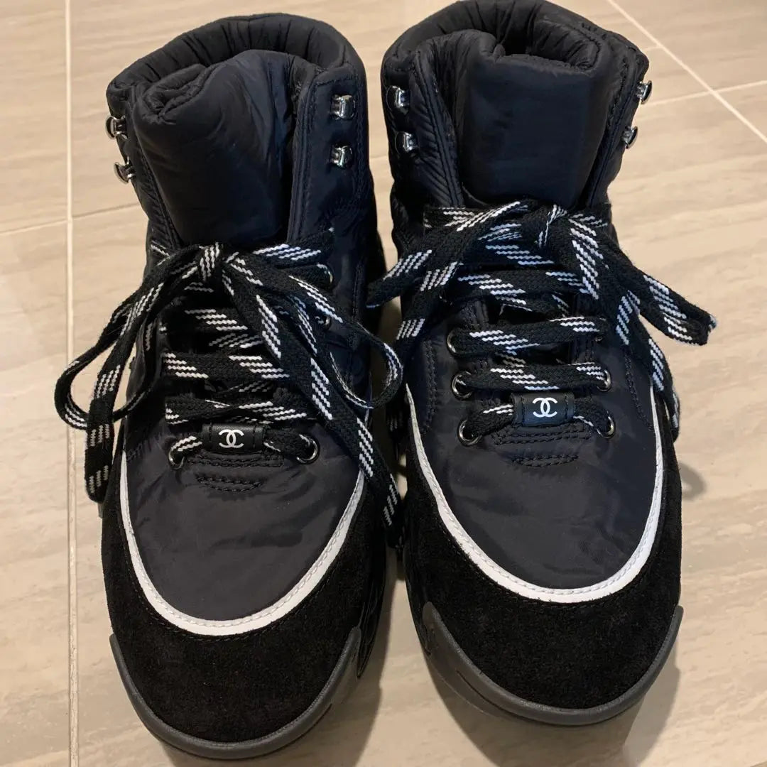 [Extremely beautiful] CHANEL Coco Mark High-Cut Sneakers Black 38