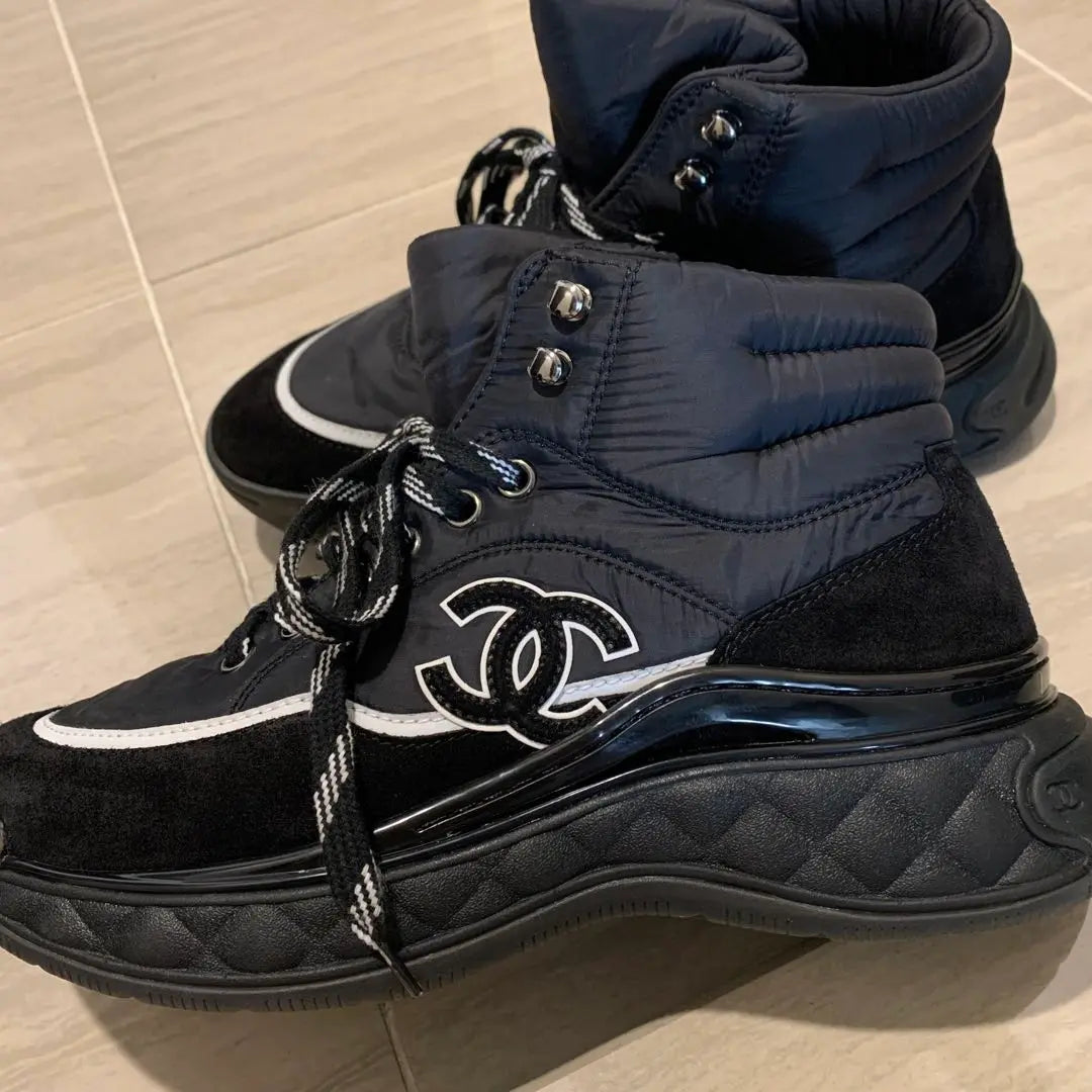 [Extremely beautiful] CHANEL Coco Mark High-Cut Sneakers Black 38