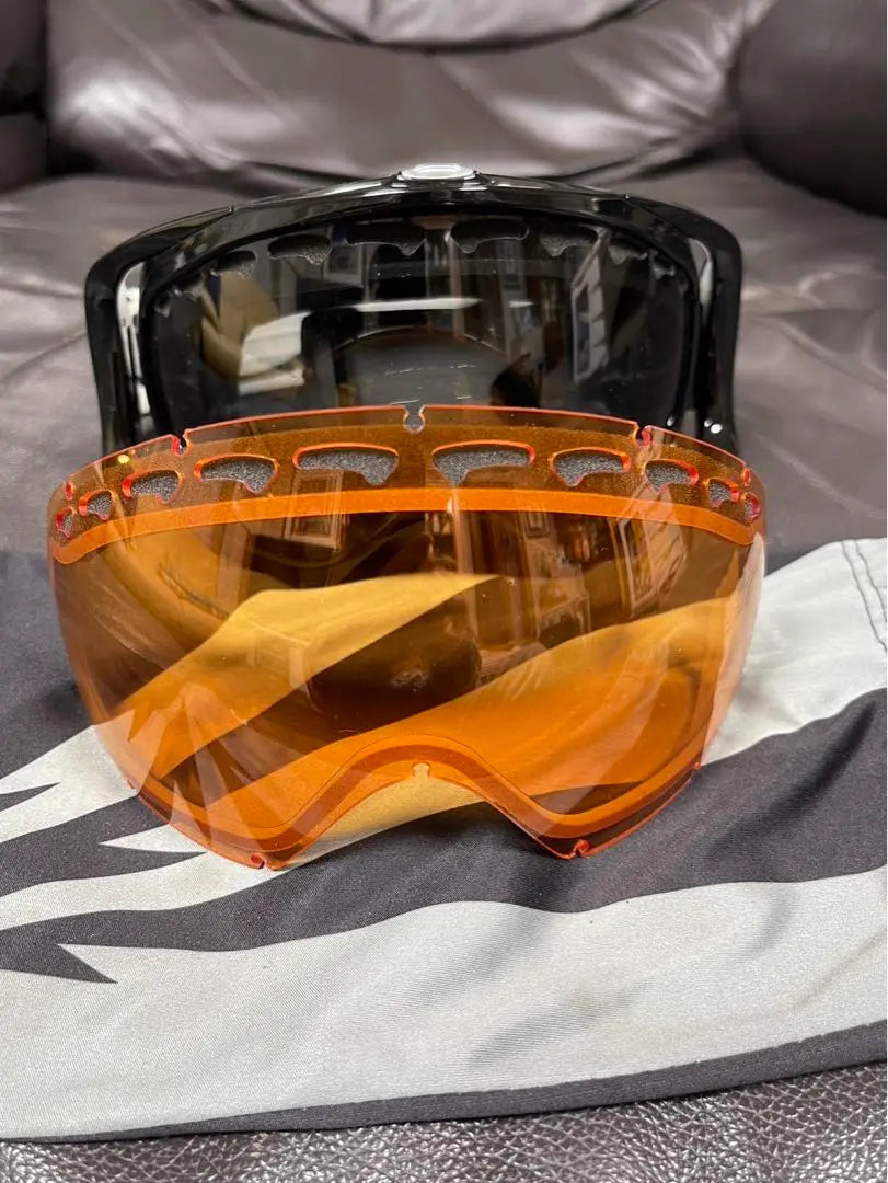 Brand new Oakley Goggles Clover with replacement lenses