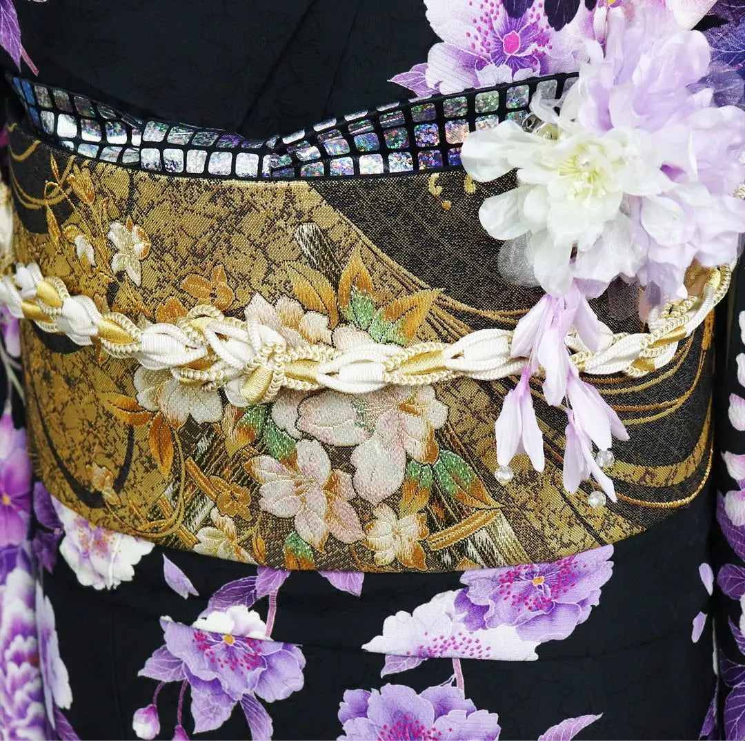 E2114★ Kimono Atsuyuki ★ Conjunto furisode de dos piezas ★ Lujoso estampado de flores que resalta sobre un fondo negro