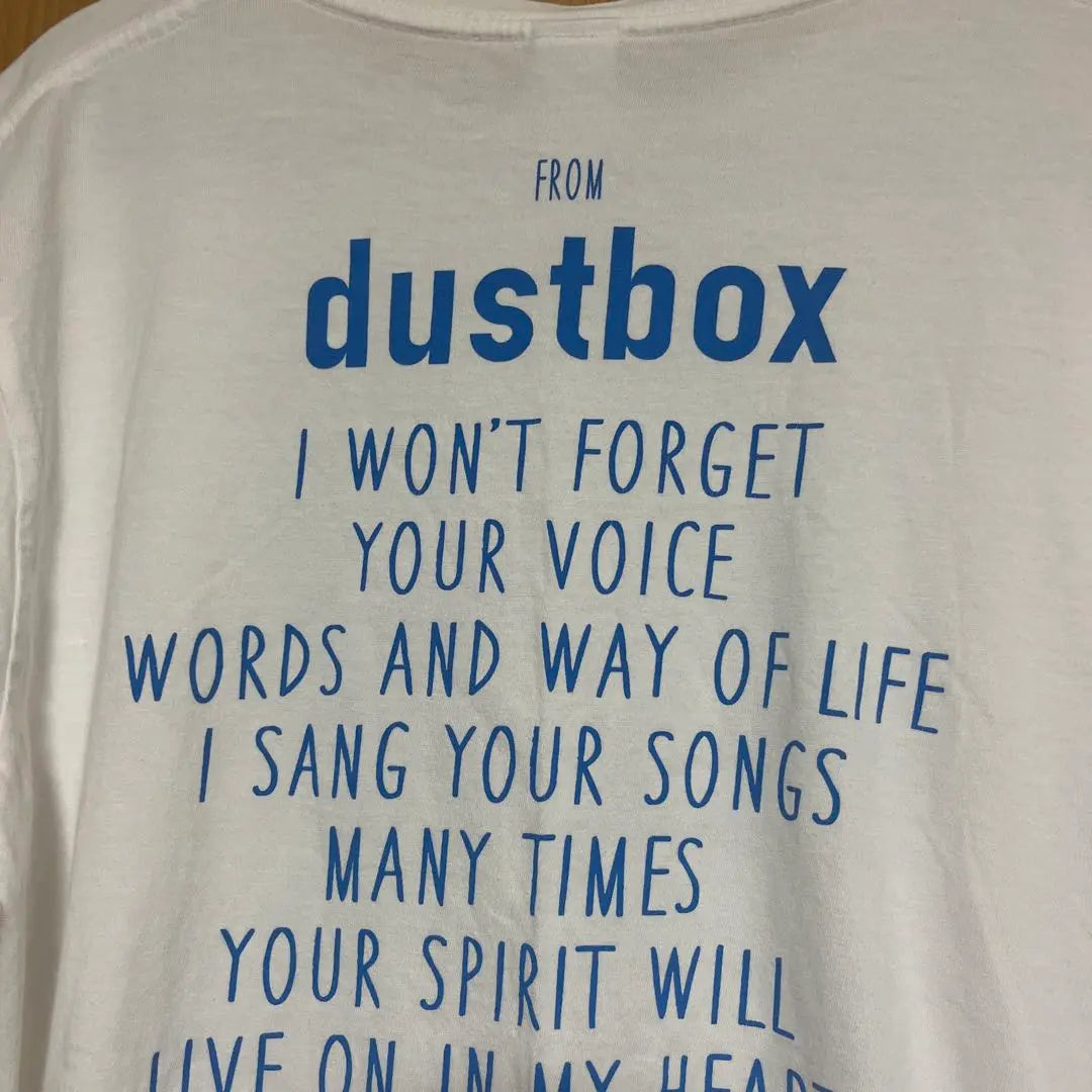 Camiseta Truss Dustbox Oji Sampling White x Blue Logo Talla M | Caja de polvo TRUSS