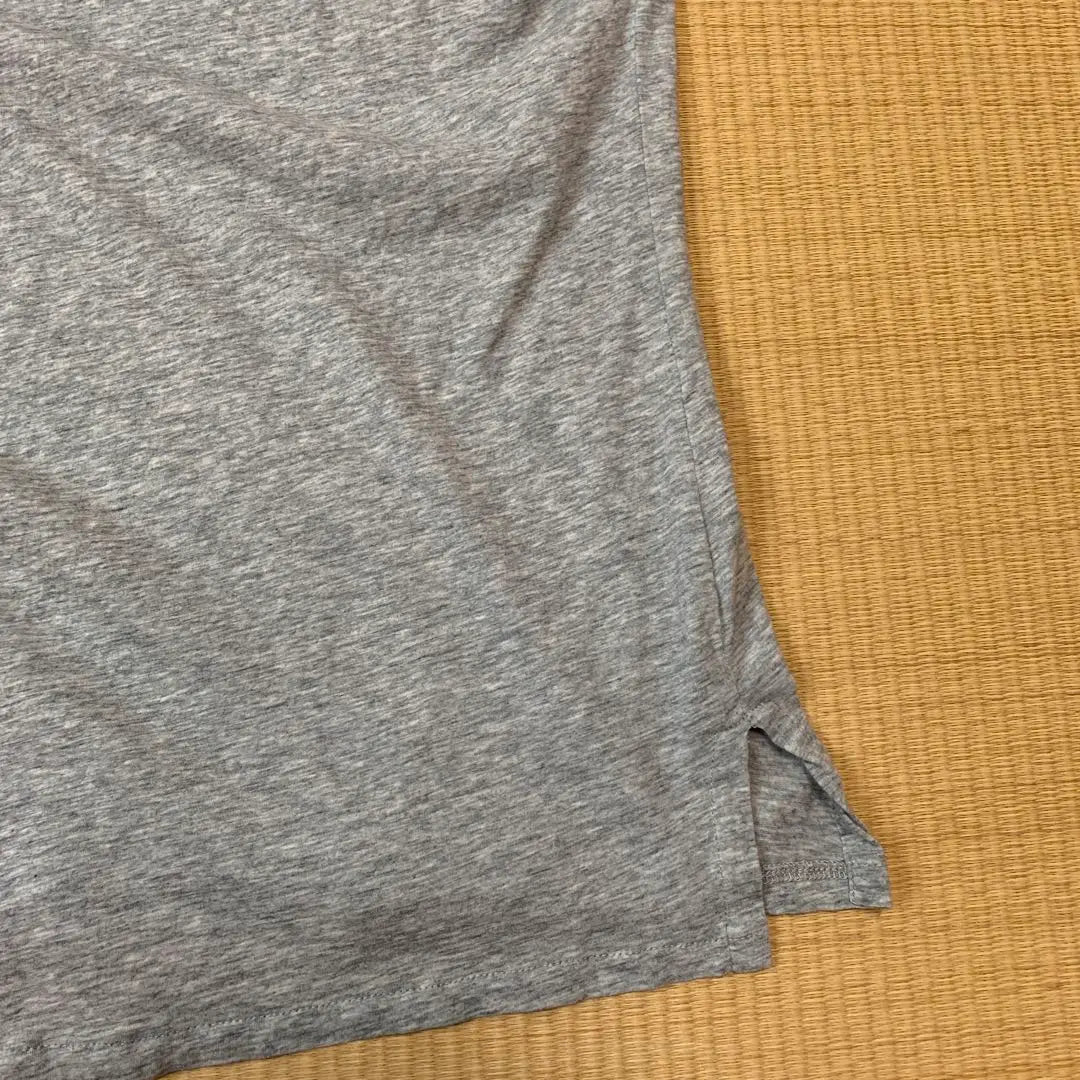 Camiseta de cuello en V APC, jaspeada, gris, para mujer