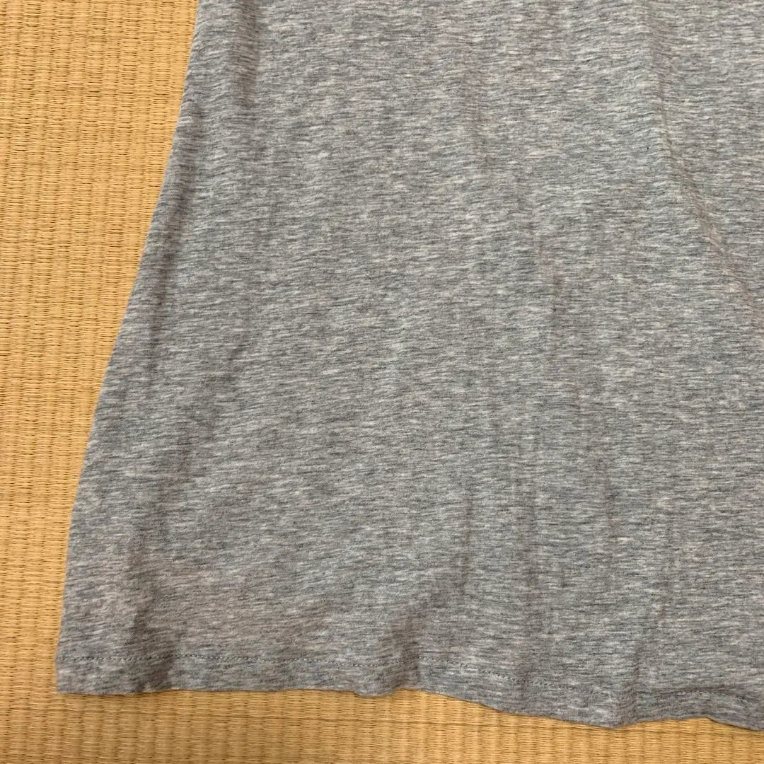 Camiseta de cuello en V APC, jaspeada, gris, para mujer