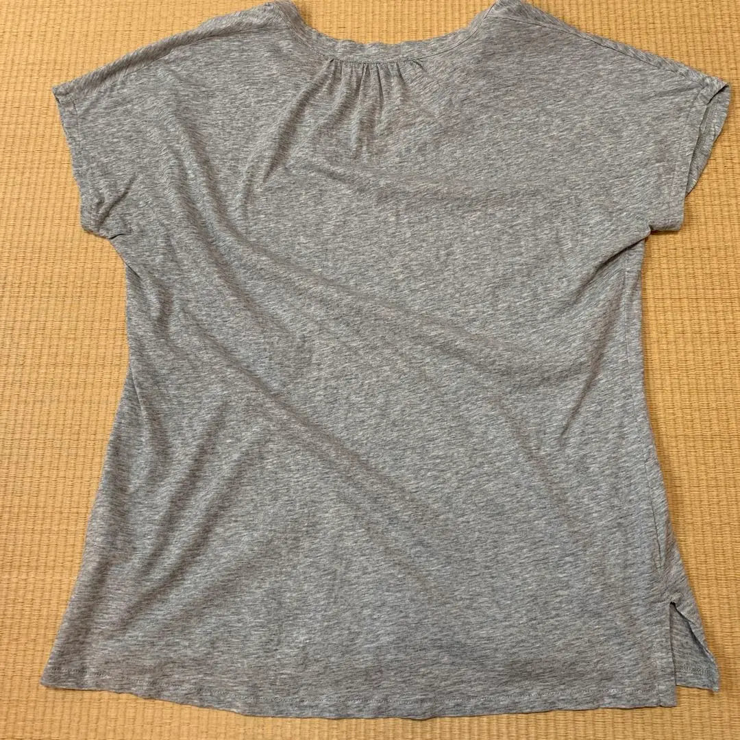 Camiseta de cuello en V APC, jaspeada, gris, para mujer