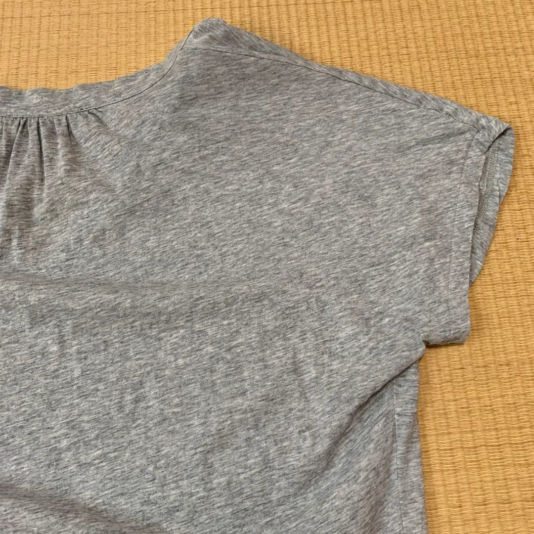 Camiseta de cuello en V APC, jaspeada, gris, para mujer