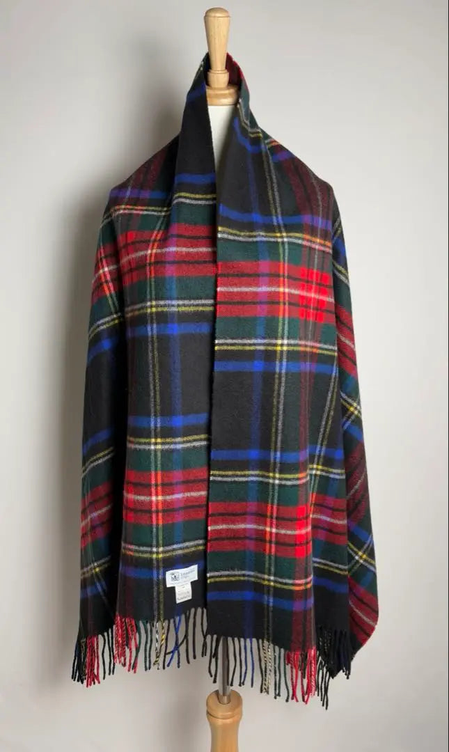 Johnstons of Elgan Large stole Shawl Muffler Black Check