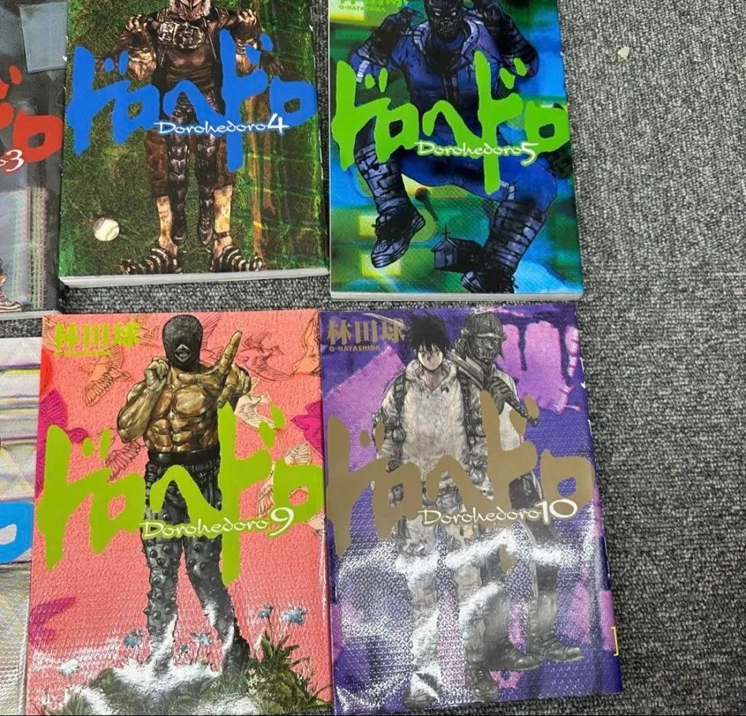 88.●Good condition●Dorohedoro Hayashida Kyu set of volumes 1-10 *Continued edition missing