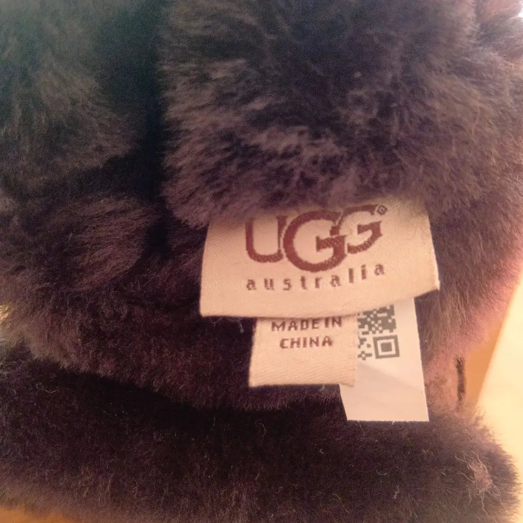 UGG Brown Suede Gloves