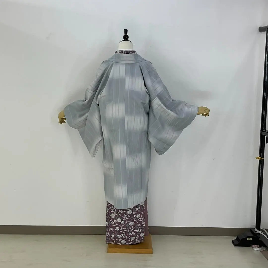 [New, unused kimono coat, silver gray, size M, striped]