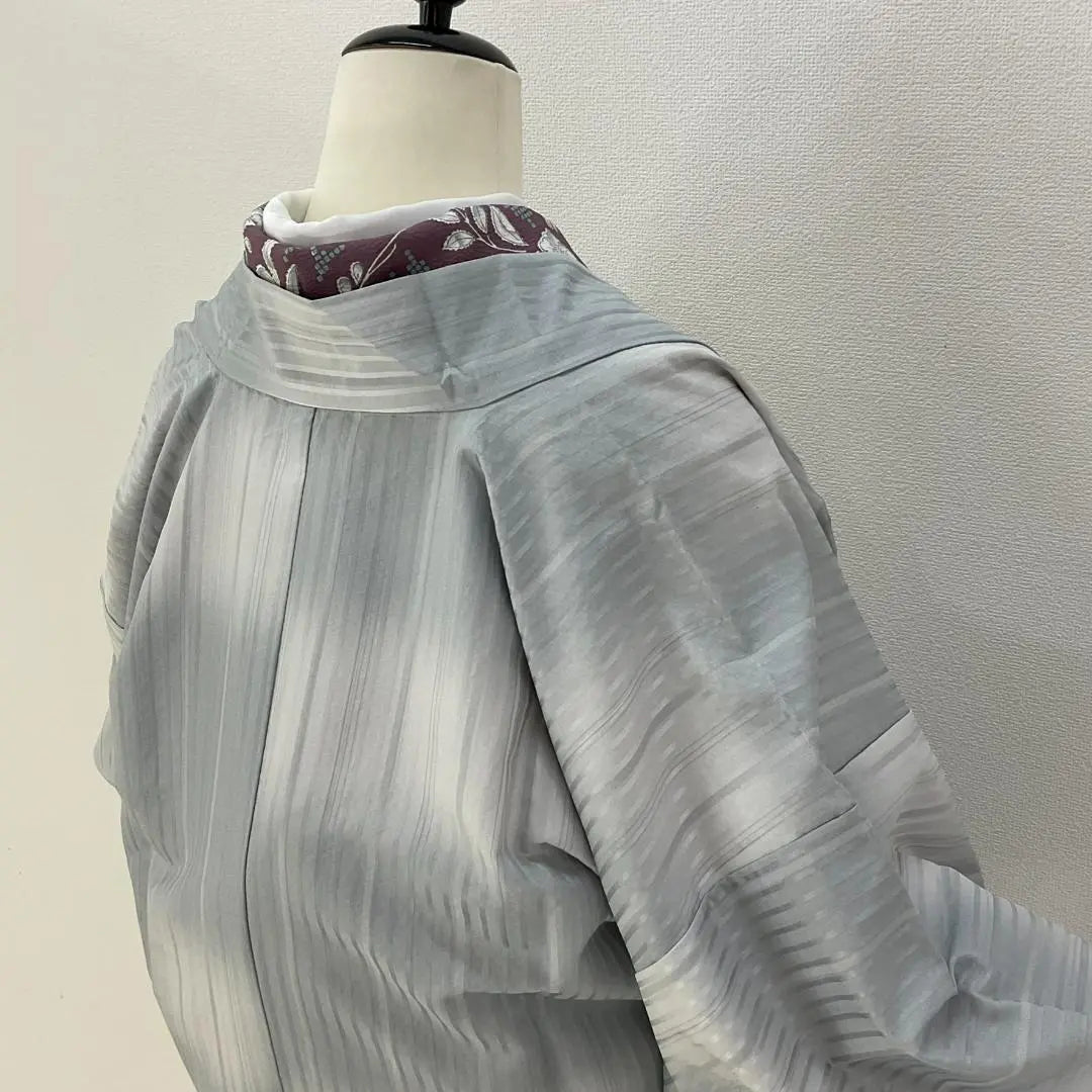 [New, unused kimono coat, silver gray, size M, striped]