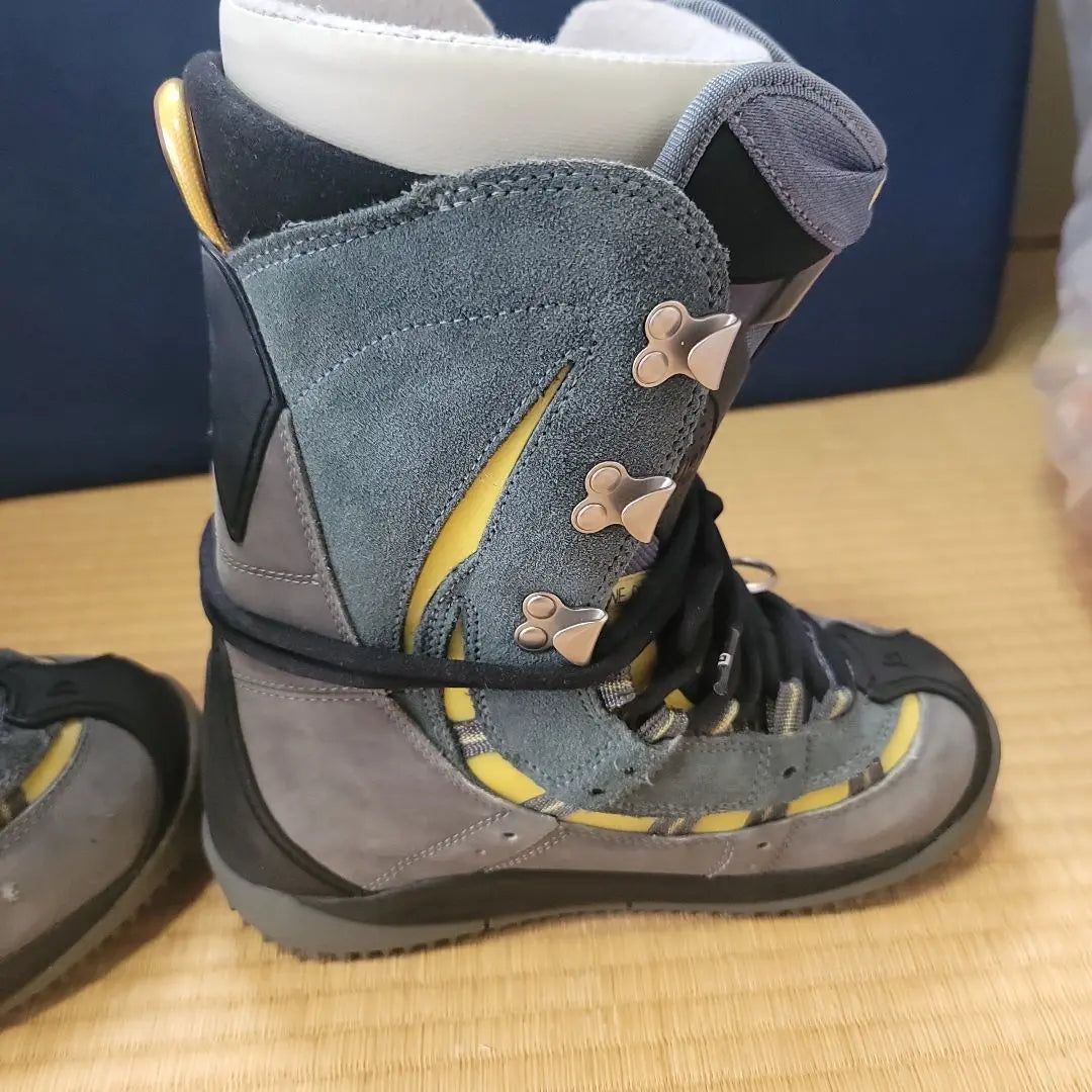 Botas de snowboard Zone Gris/Amarillo unos 24,5 cm | ZONA スノーボードブーツ グレー/イエロー約24.5センチ