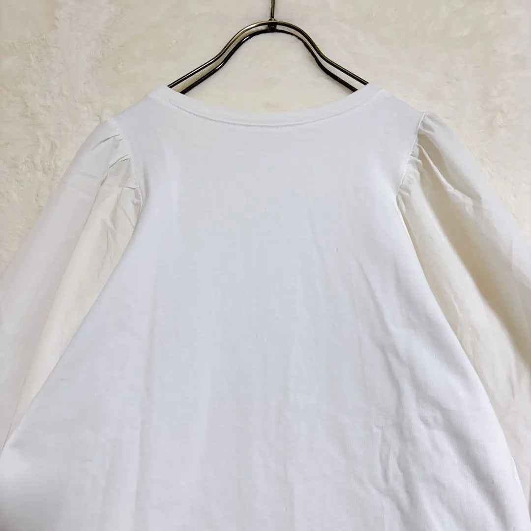 1494 Volume puff three V-b blouse, different materials, cut and sew, white, white