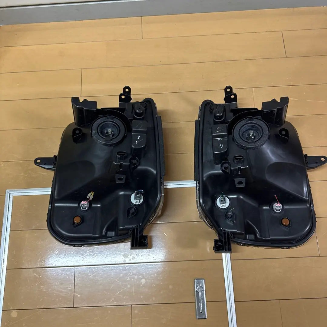 Juego de 2 faros delanteros Suzuki Every DA17V, sin usar, para coche nuevo, eliminados