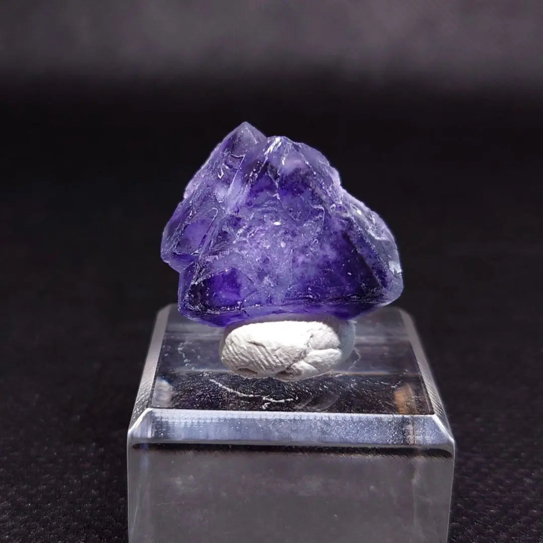 [9g] Purple fluorite mineral specimen from Anhui Province, China