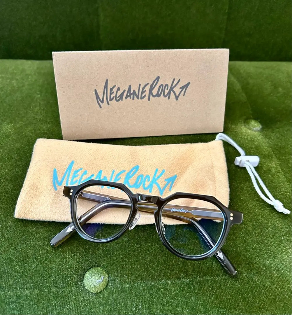 MEGANEROCK Glasses Lock vector012 Olive