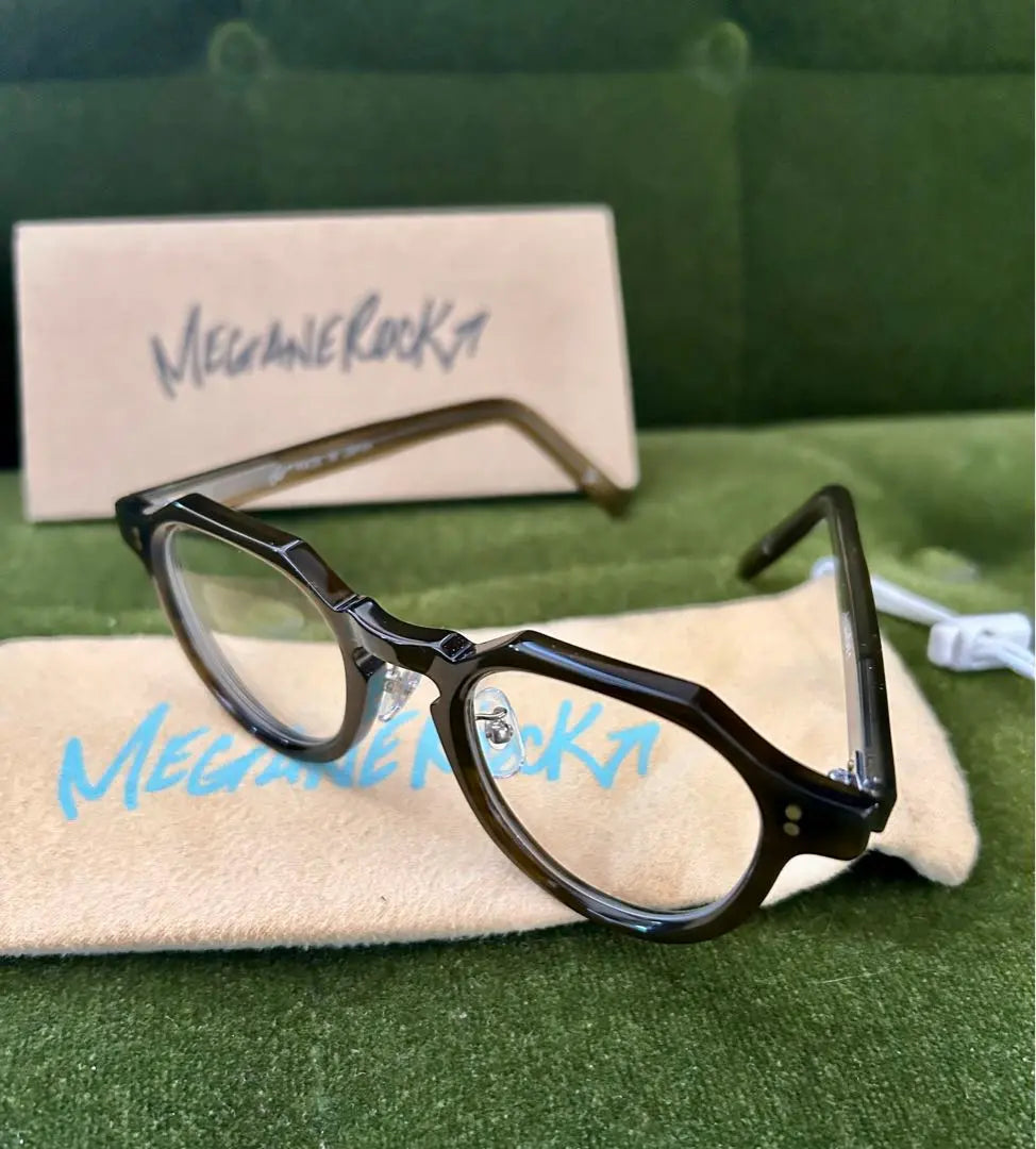 MEGANEROCK Glasses Lock vector012 Olive