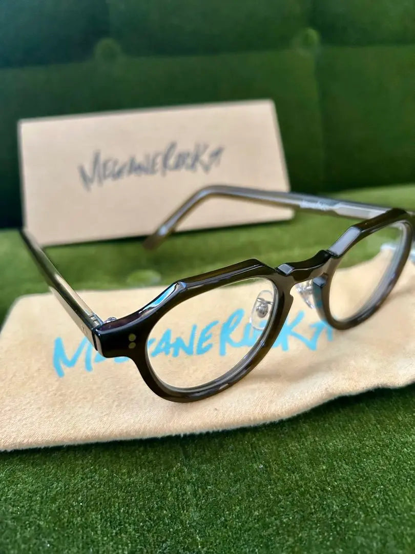 MEGANEROCK Glasses Lock vector012 Olive