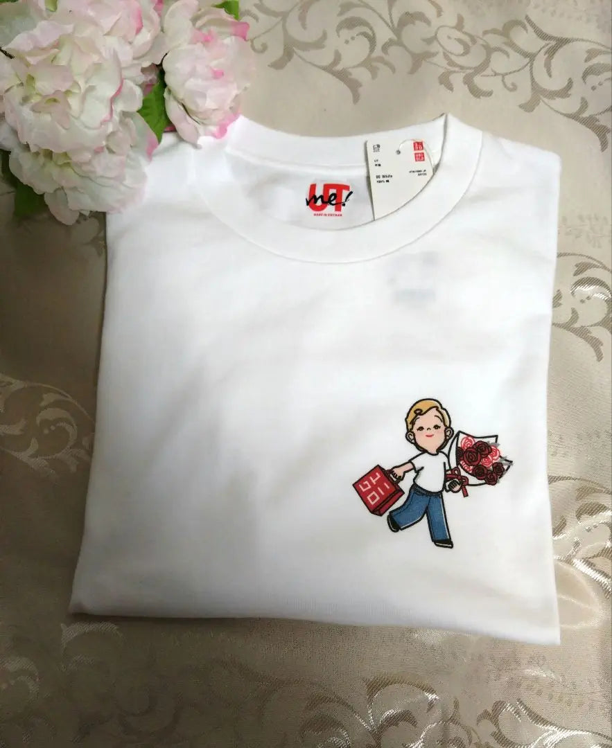 UNIQLO Tamataka Store Limited Collaboration T-shirt Rose-chan M