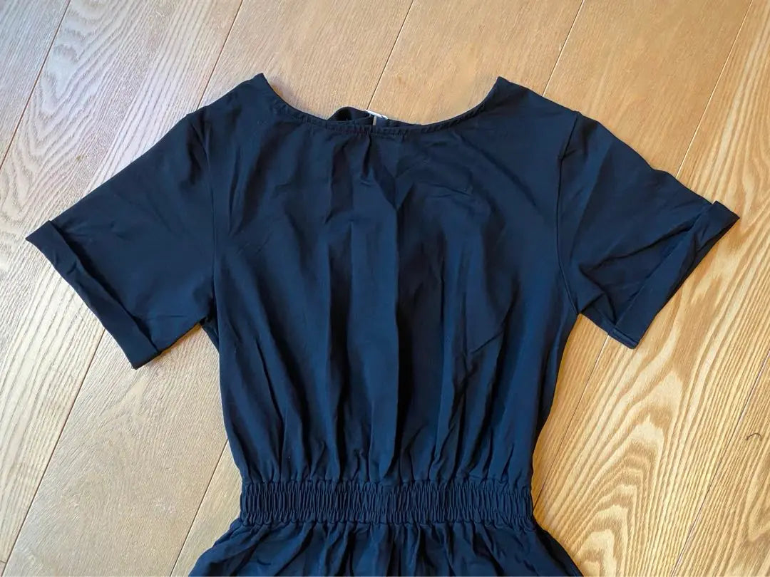 Beautiful condition, long cut and sew dress, short sleeve