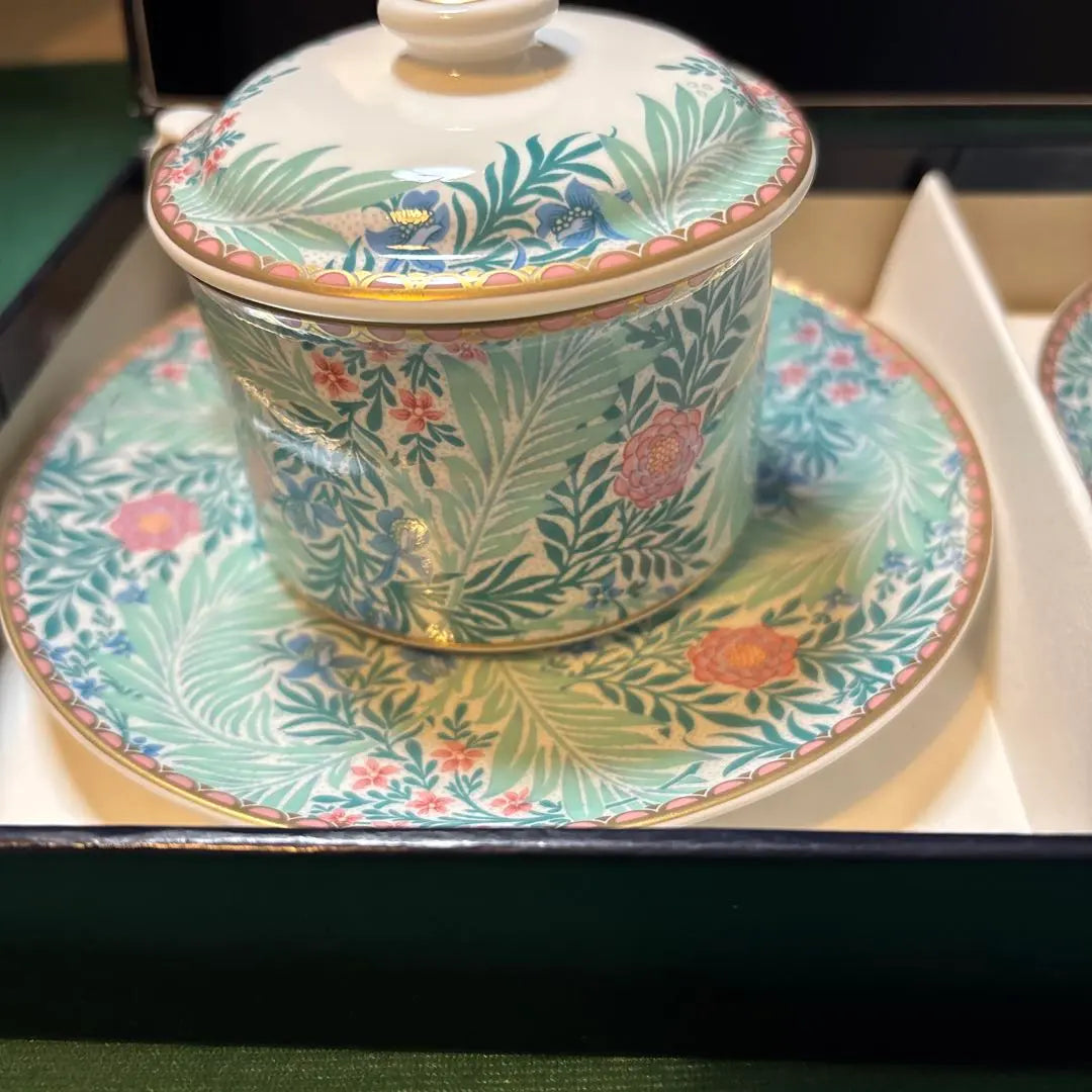 [William Morris] Juego de taza y platillo Nikko con tapa y cuchara