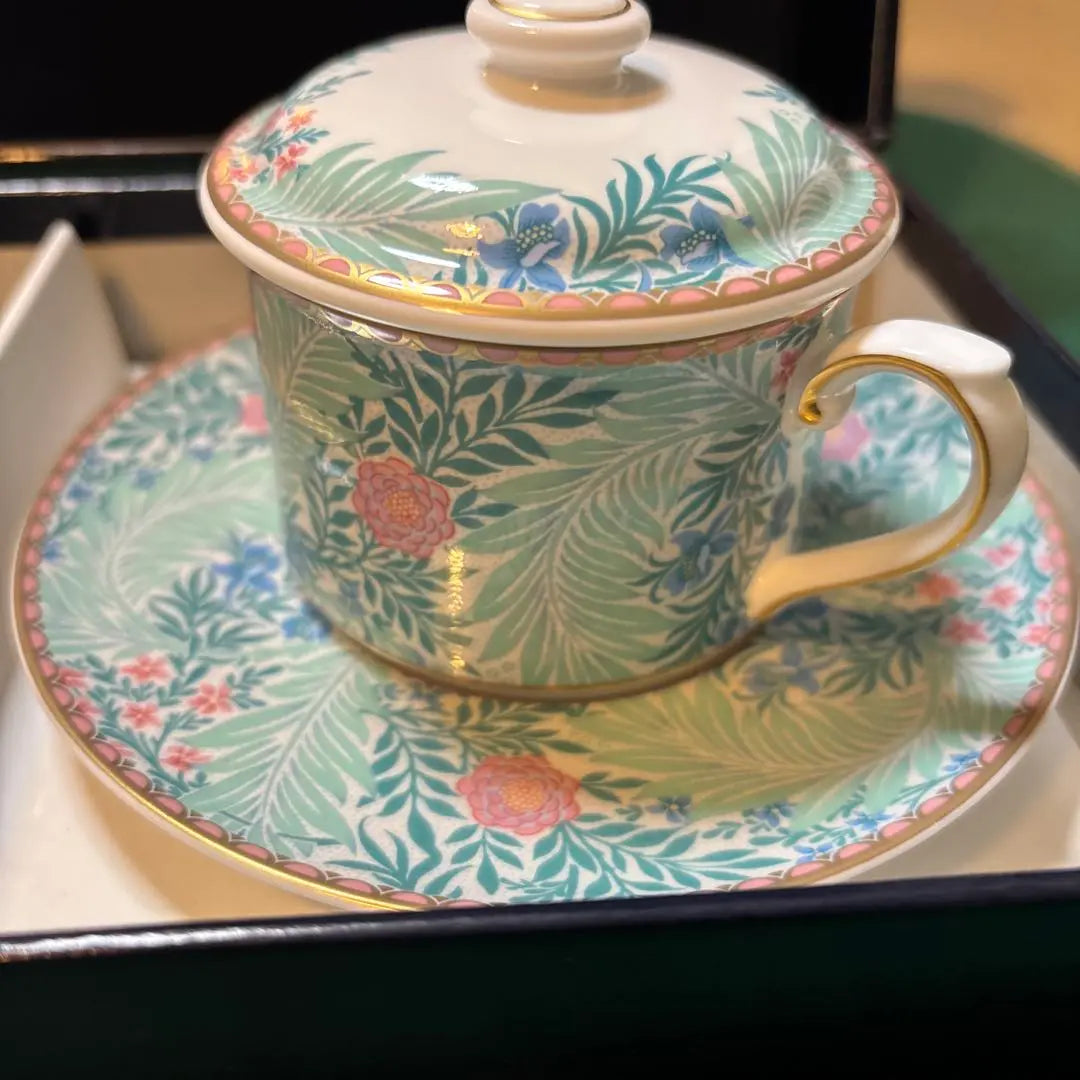 [William Morris] Juego de taza y platillo Nikko con tapa y cuchara