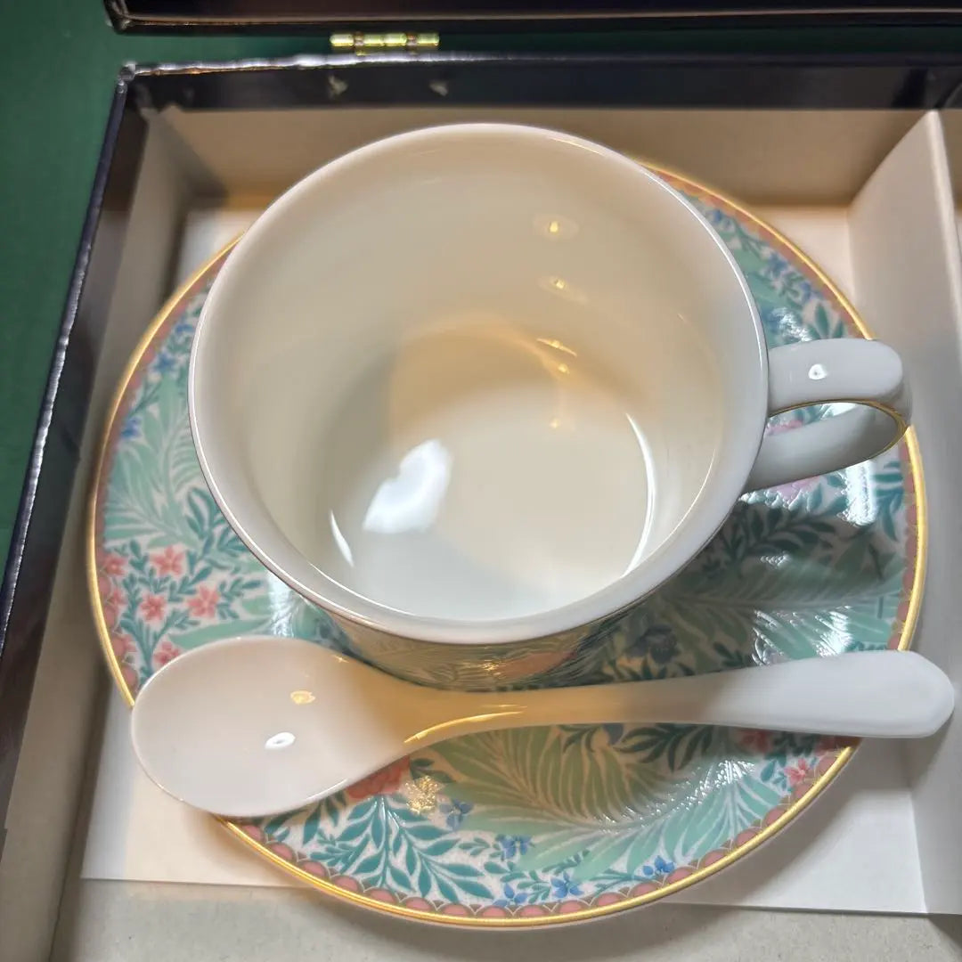 [William Morris] Nikko Cup & Saucer with Lid, Set with Spoon