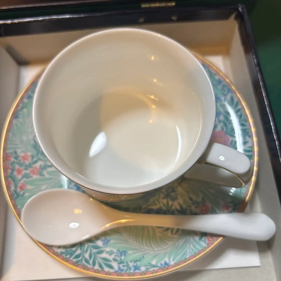 [William Morris] Juego de taza y platillo Nikko con tapa y cuchara