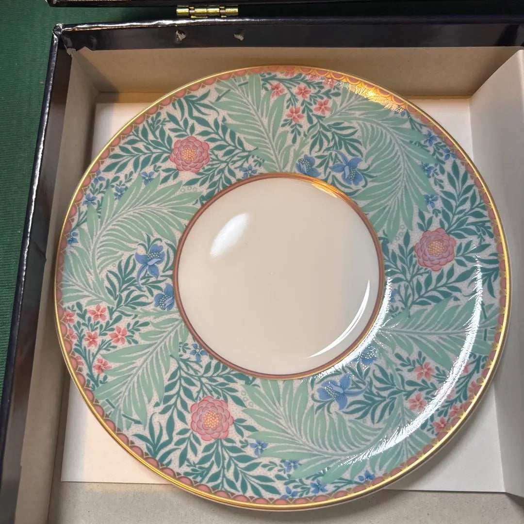 [William Morris] Juego de taza y platillo Nikko con tapa y cuchara