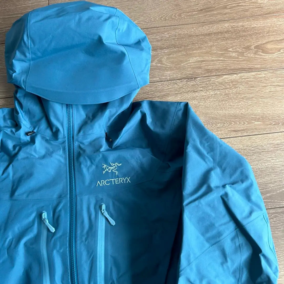 Arcteryx ALPHA SV JACKET SERENE S