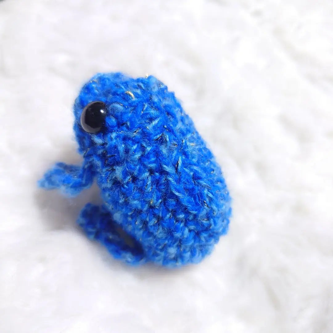 ●12. Smart Blue Glitter Frog Amigurumi