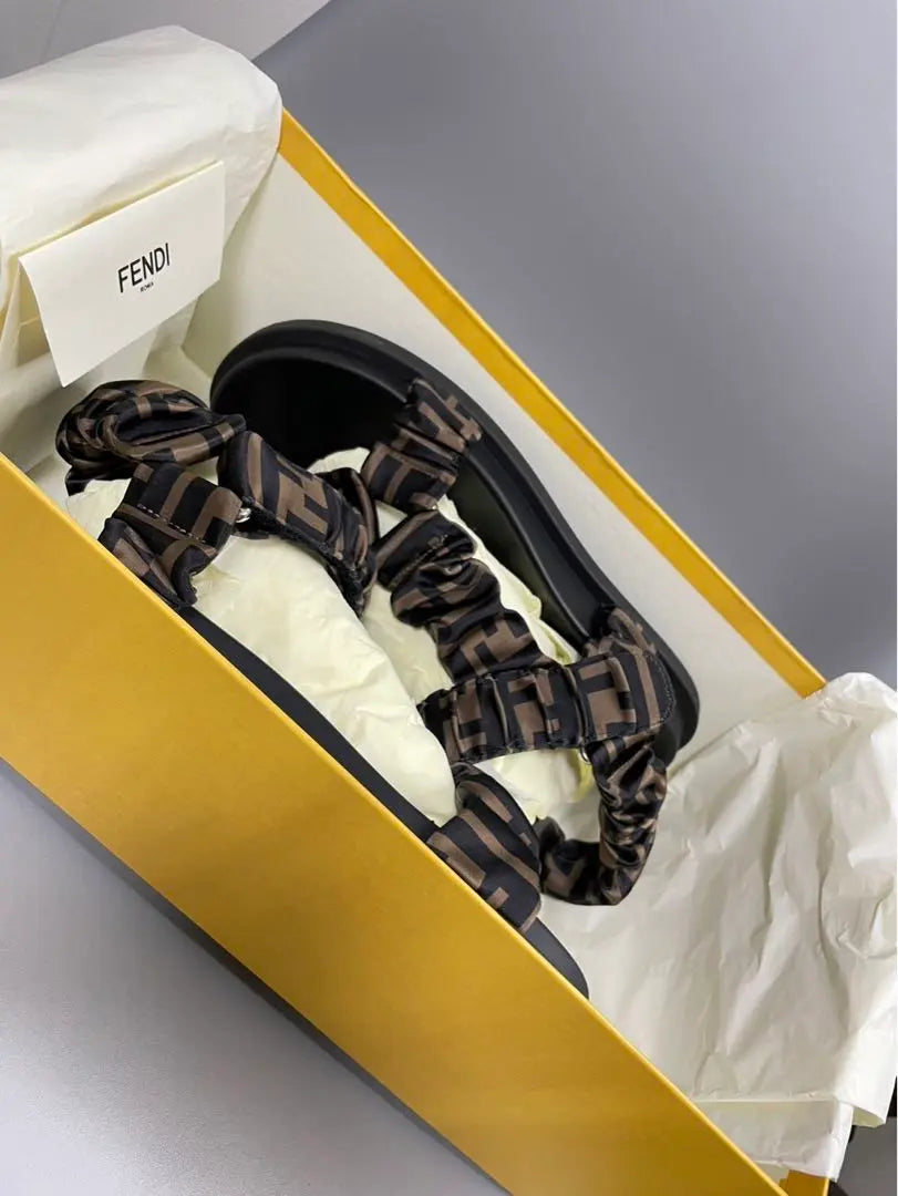 [Good condition] FENDI Feel Brown Satin Sandals 37 size