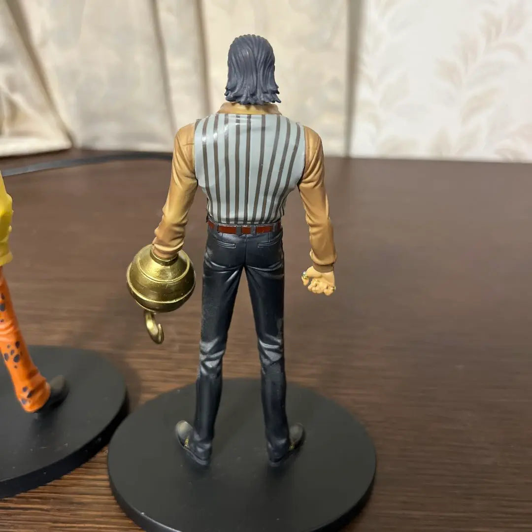 One Piece Figure Low Crocodile