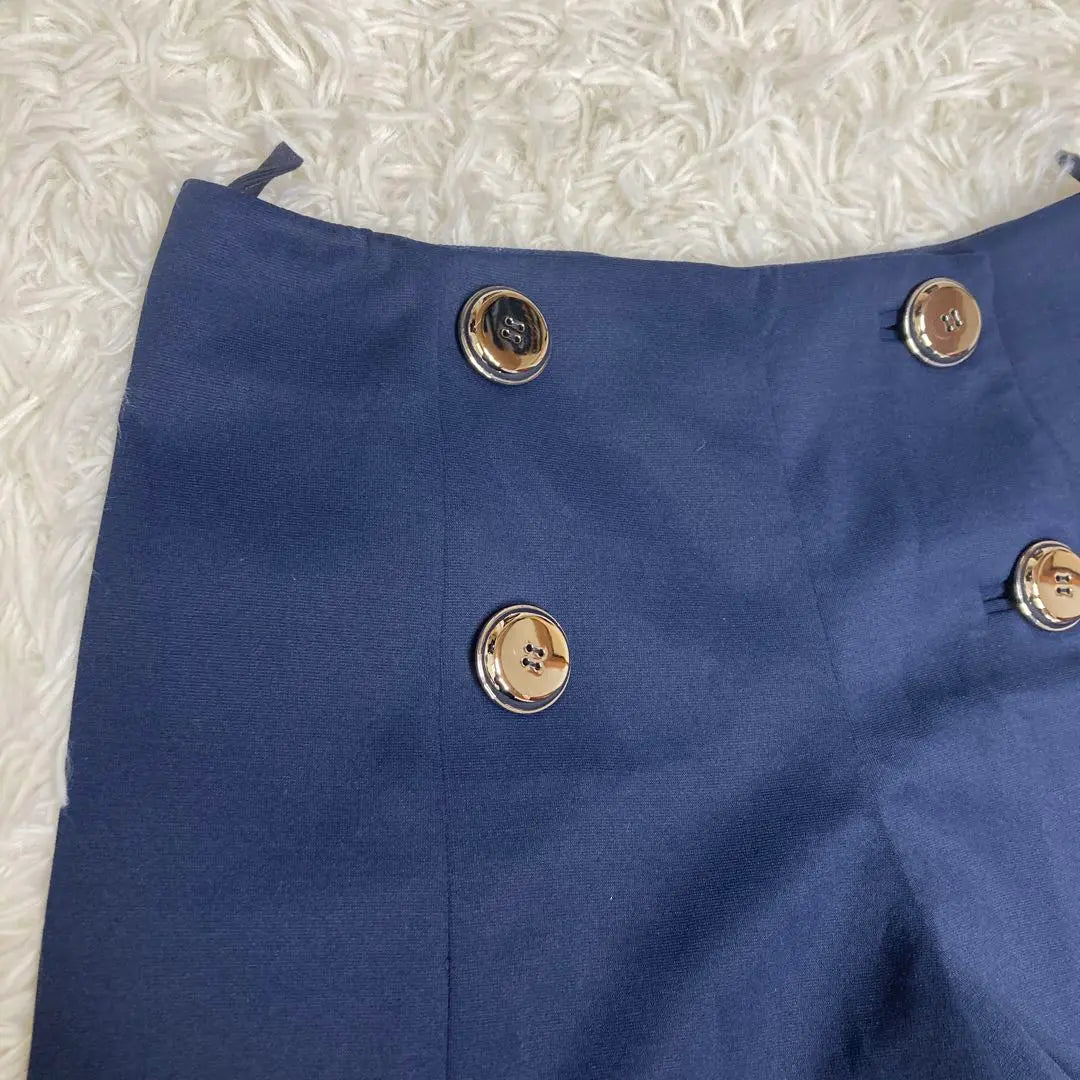 ✨ PRADA ✨ Pantalones cortos Prada con ajuste de metal azul marino, talla S